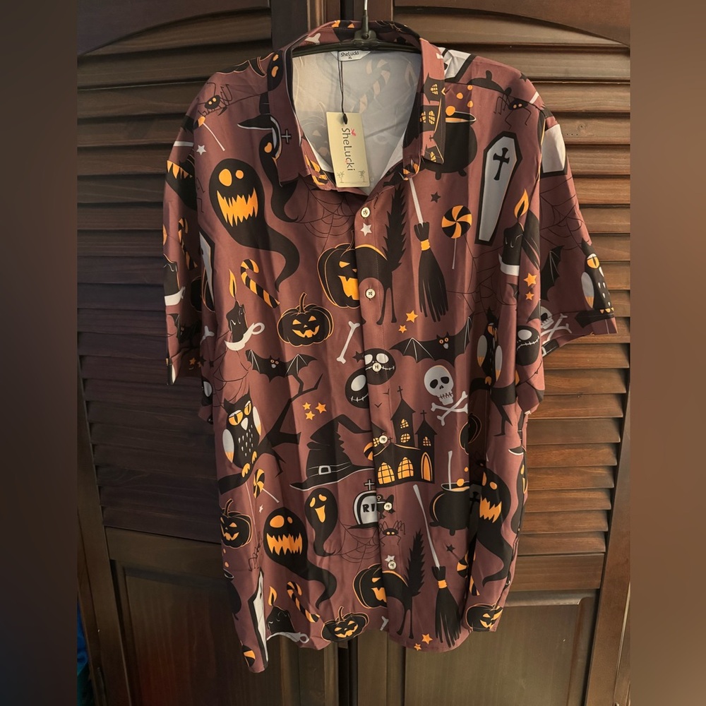 NWT Unisex Shelucki Halloween themed Hawaiian style shirt size XL